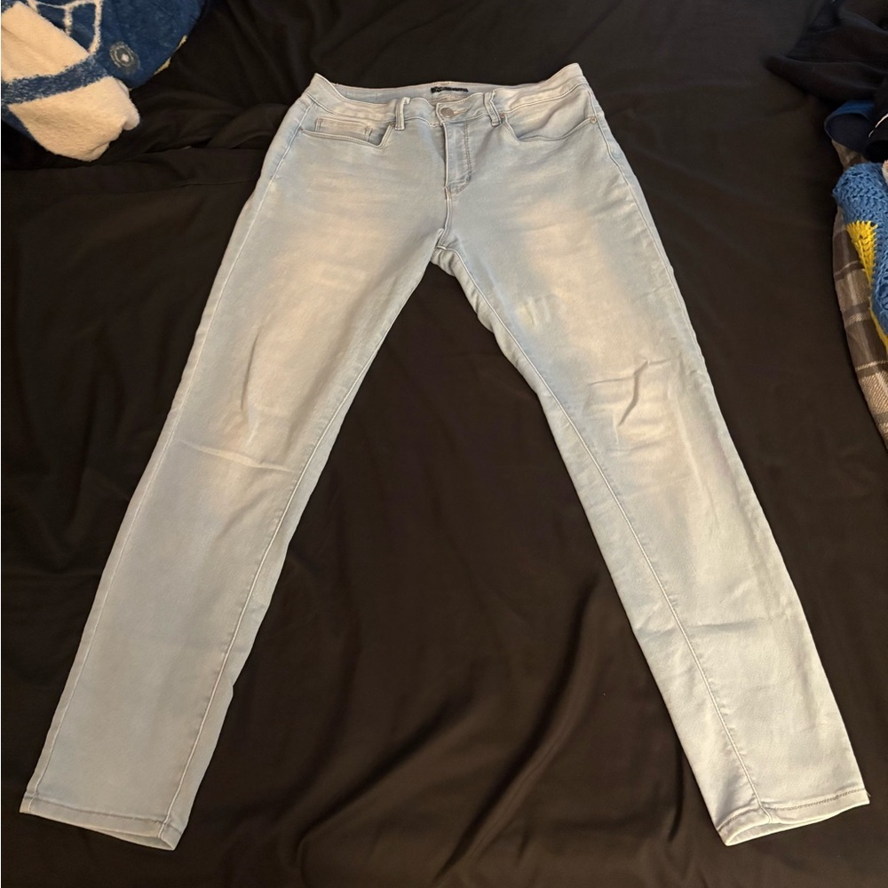 Women’s Royalty skinny high rise 5 pocket light wash jeans in size 14 in EUC